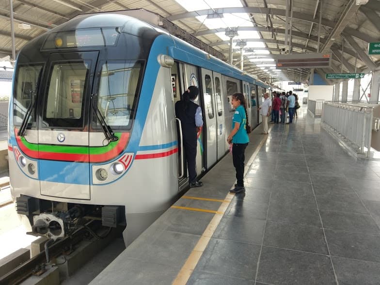 Hyderabad Metro — how many budget localities stay connected to the IT corridor